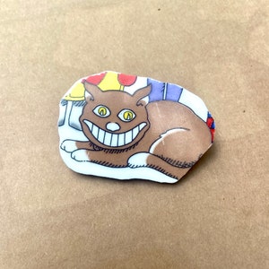 Delightful Alice in wonderland  ‘Cheshire cat ‘  rare vintage ceramic tableware Brooch