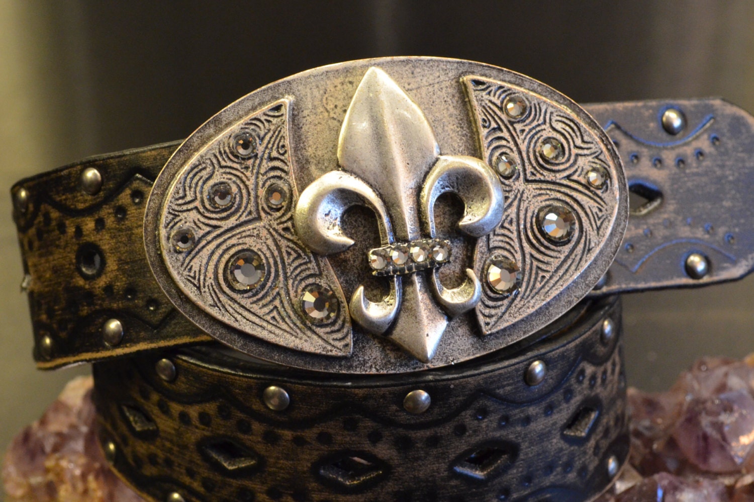 Fleur De Lis Belt Buckle, Silver Tone, Oval Shaped, Fashion  display picture 1