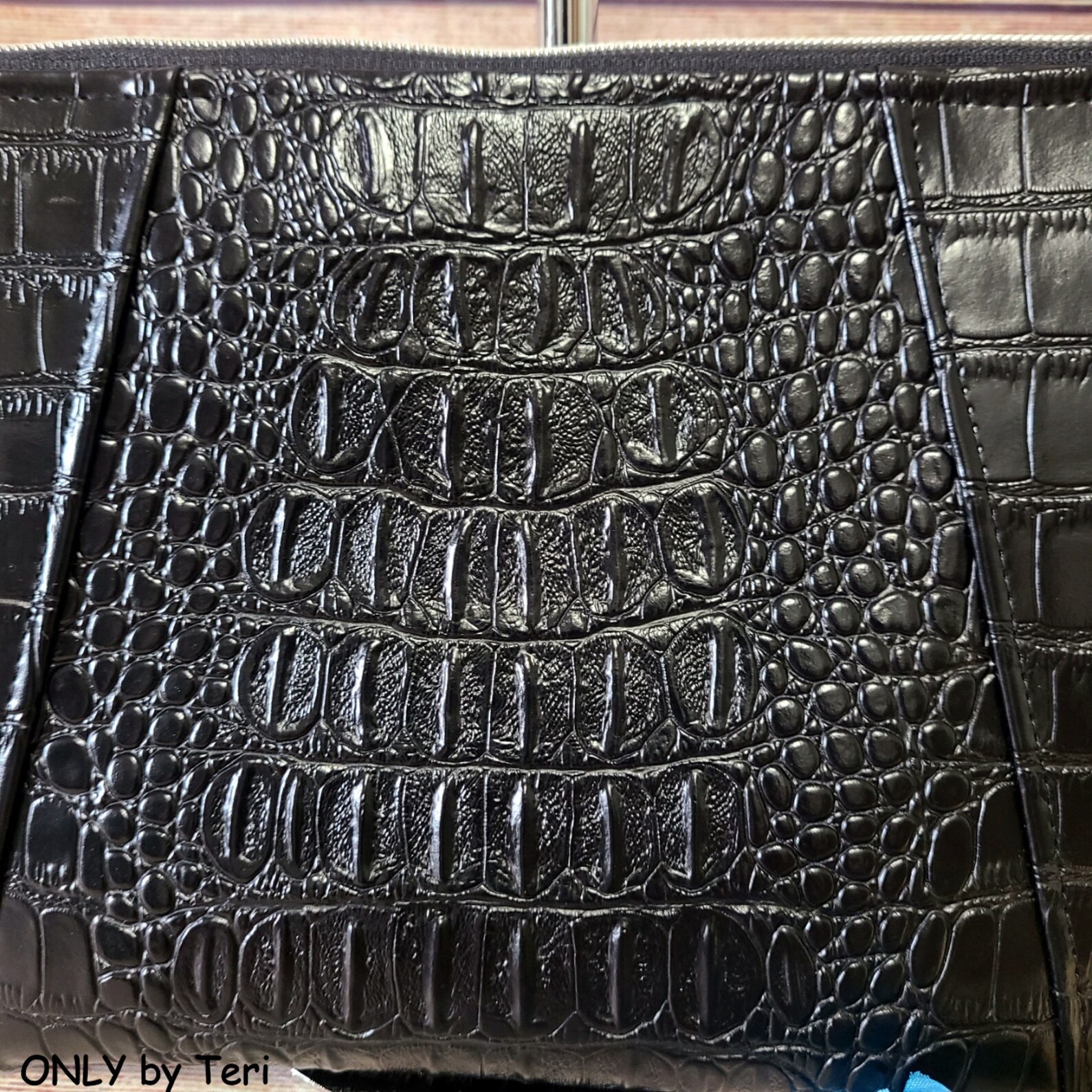 alligator and crocodile leather