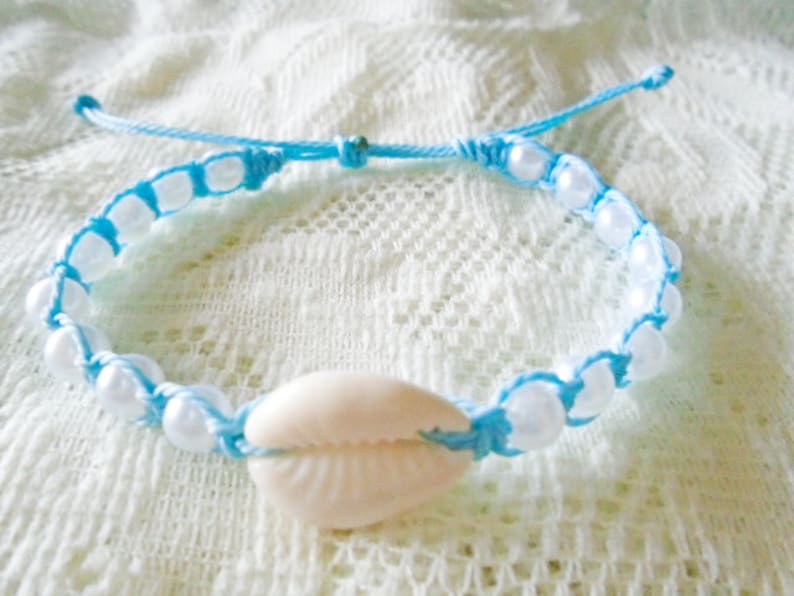 Pearl bracelet Cowrie shell bracelet Girl bracelet Beach bracelet Seashell bracelet Waterproof bracelet Beaded bracelet