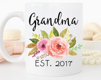 New Grandma Mug, Grandma to be Mug, Grandma Mug, Grandma Gifts, pregnancy announcement to grandma, pregnancy reveal to grandparents, Custom