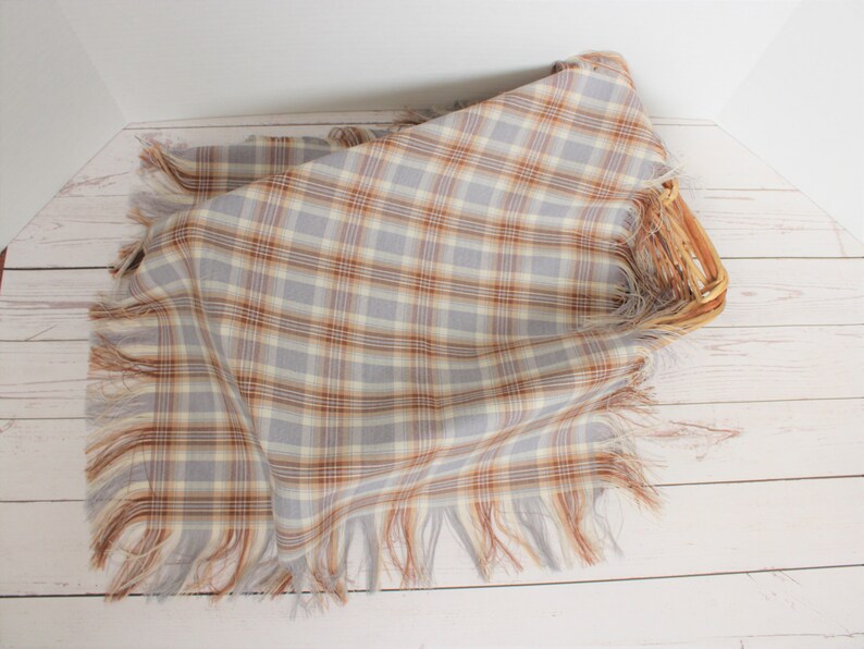 Basquet stuffer blanquet Newborn layering blanket Mini blanquet Baby photo prop Basquet filler Frayed blanket for photography