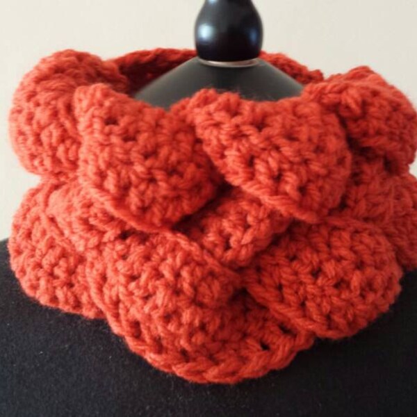 Neck warmer, chunky scarf, chunky cowl, neckwarmer, scarf, cowl scarf, collar, crochet scarf, neck wrap, button scarf, handmade scarf.