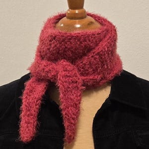 Mini scarf. Hand Knit Sophie scarf Red.