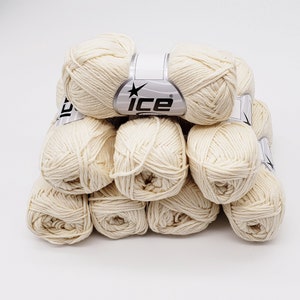 Organic Wool and Cotton Cream yarn. Ice Yarns. Lot of 8 Skeins Organic Wool Cotton Ice Yarns. Knitting yarn. Yarn for knitting