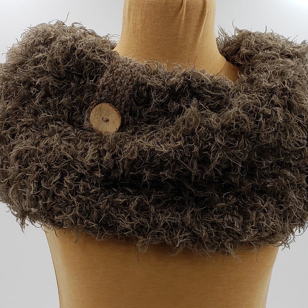 Outlander inspired Hand Knit Faux Fur Cowl. Brown Fur Cowl. Alpaca Wool Shawl. Outlander scarf. Winter Scarf. Circle Scarf Gift for her