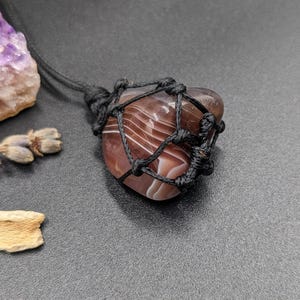 Botswana Agate Necklace, macrame crystal pendant with genuine stone from Southern Africa, used for protection, centering, to bring stability