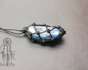 Collier Kyanite, pierre précieuse naturelle bleu profond, chakra du troisième œil, pierre d'inspiration chamanique, collier en cristal, cadeau pour lui, pour elle, pour homme