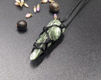 Seraphinite necklace, natural crystal necklace from Siberia, angelic energy, heart chakra, shamanic stone, gemstone, gift for him, for her