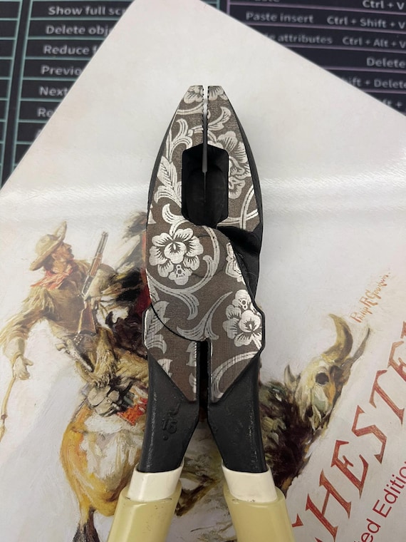 Custom Engraved Klein 9 In. Hi-viz Linemans Pliers - Etsy