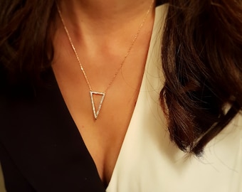 Diamond Triangle Necklace / Modern, Delicate Triangle Necklace in 14 k Gold Fill, SterlingSilver, Rose Gold Fill / Geometric Jewelry HoFB048