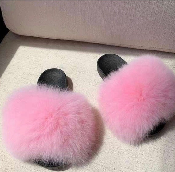 sandals with fluffy pom poms