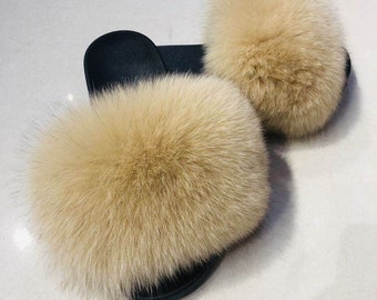 Toboganes de piel Diapositivas de pompón hechas a mano Sandalias esponjosas Slip On Slides Fuzzy