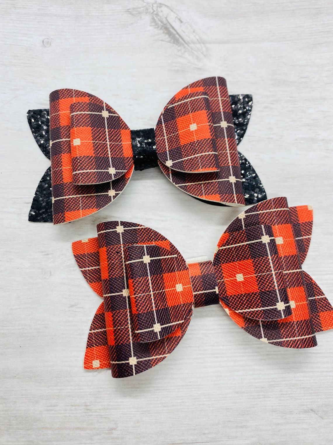 Red plaid Christmas bow Tartan plaid bow holiday hair bow Etsy
