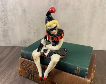 Vintage Keramik Kunst Studio 'Pierette' Figur - Sammler Handbemalte Harlekin Puppe, Mid-Century Dekor, Kantenhocker