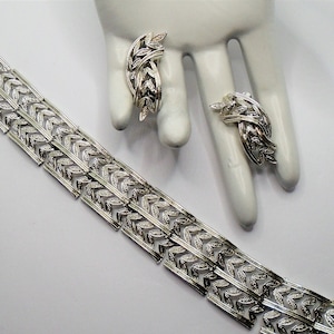 Vintage Coro Silver Tone Leaf Bracelet and Clip Earrings Set