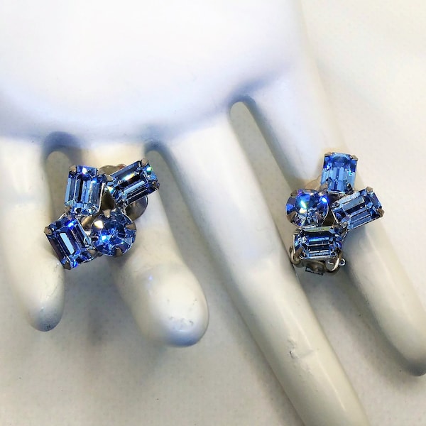 Vintage Silver Tone Prong Set Sparkling Light Blue Emerald Cut and Chaton Rhinestones Clip Earrings Designer Signed Weiss