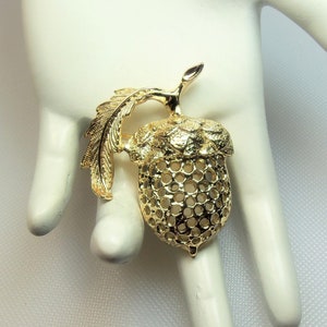 Vintage Sarah Coventry Acorn Brooch: Gold Tone Filigree Pin, 1973