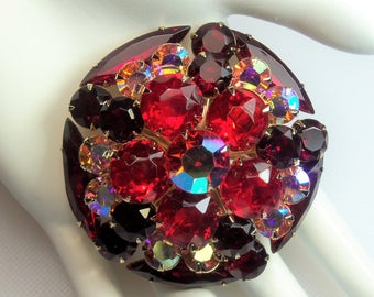 Vintage Gold Tone Prong Set Ruby Red and Aurora Borealis Rhinestones Round Cluster Pin Brooch