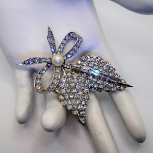 Vintage Pell Rhinestone Leaf Brooch: Silver Tone Faux Pearl Pin