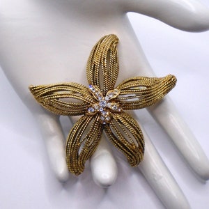 Vintage Textured and Detailed Gold Tone Star Starfish with Clear Rhinestones Pin Brooch