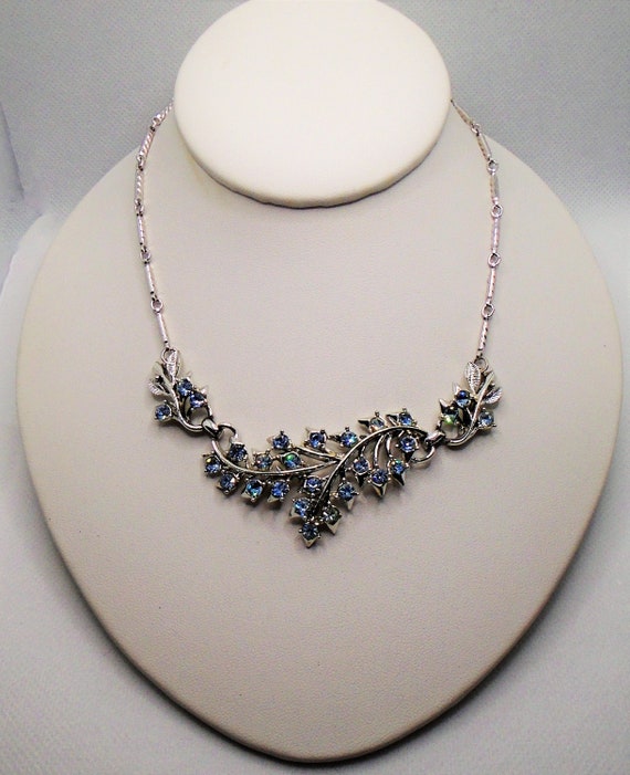 Vintage Polished Silver Tone Detailed Leaves with… - image 1