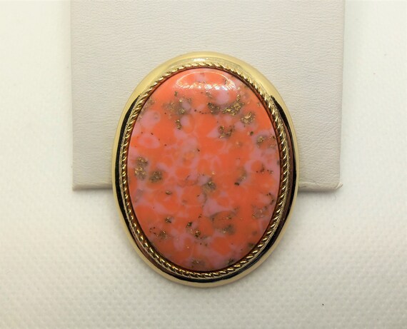 Vintage Gold Tone Oval Faux Coral Pin Brooch Pend… - image 2