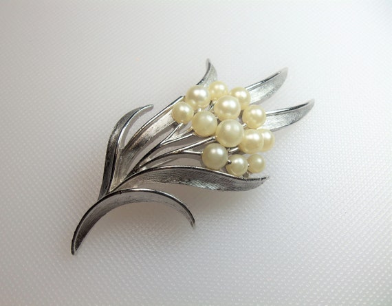 Vintage Textured and Polished Silver Tone Leaves … - image 2