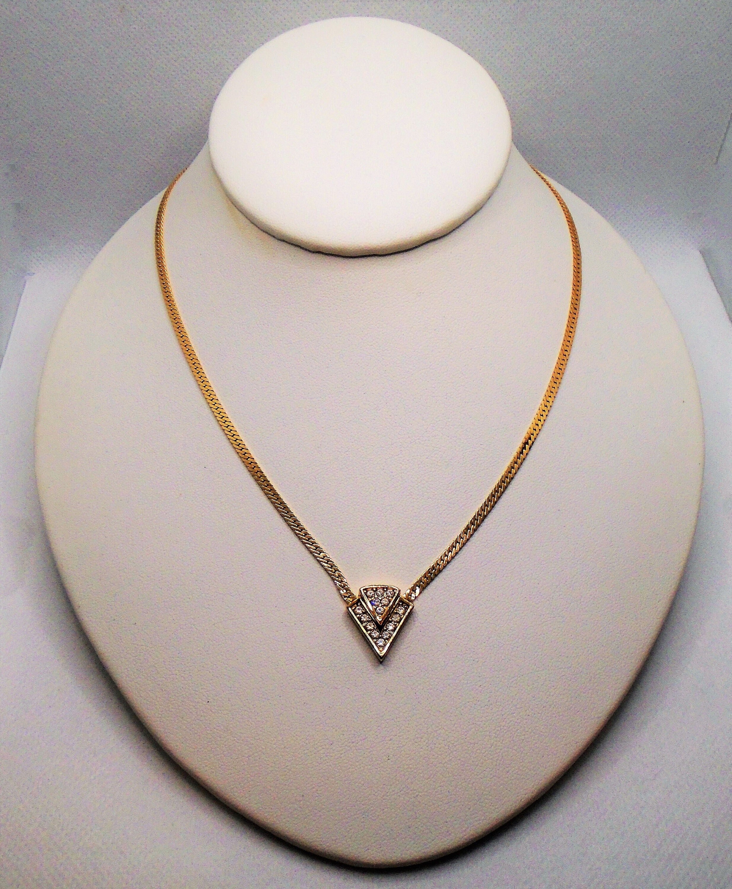 Vintage Polished Gold Tone Chain Necklace W/stationary Clear