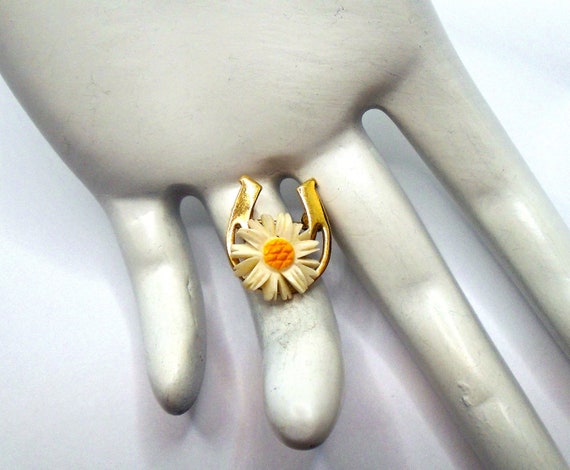 Vintage Yellow Gold Filled Carved Daisy Flower Ho… - image 2