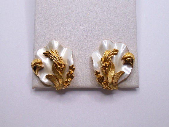Vintage Detailed Gold Tone and Pearlized Enamel S… - image 4