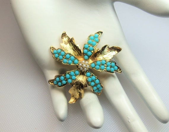 Vintage Gold Tone Dimensional Flower with Faux Tu… - image 1