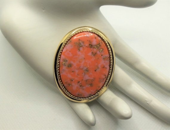 Vintage Gold Tone Oval Faux Coral Pin Brooch Pend… - image 1