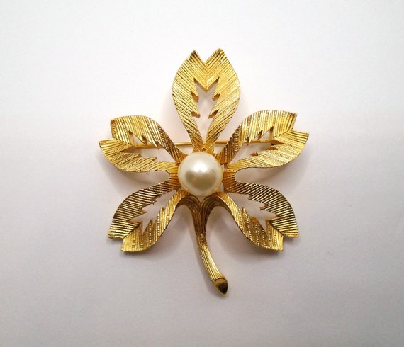 Vintage Textured and Polished Gold Tone Cut Out L… - image 3