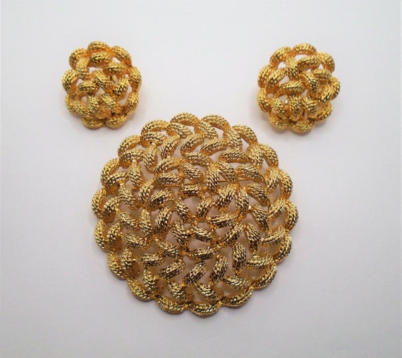Vintage Monet "Etude" Gold Tone Twisted Rope Brooch and Clip Earring Set View 2
