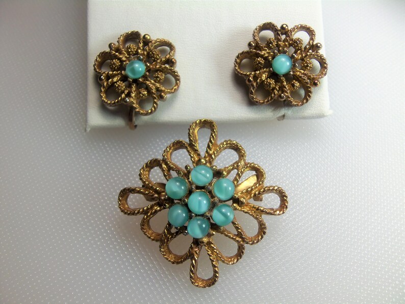Vintage Antiqued Textured Gold Tone Aqua Blue Faux Moon Stone Pin Brooch and Matching Clip Earrings Set