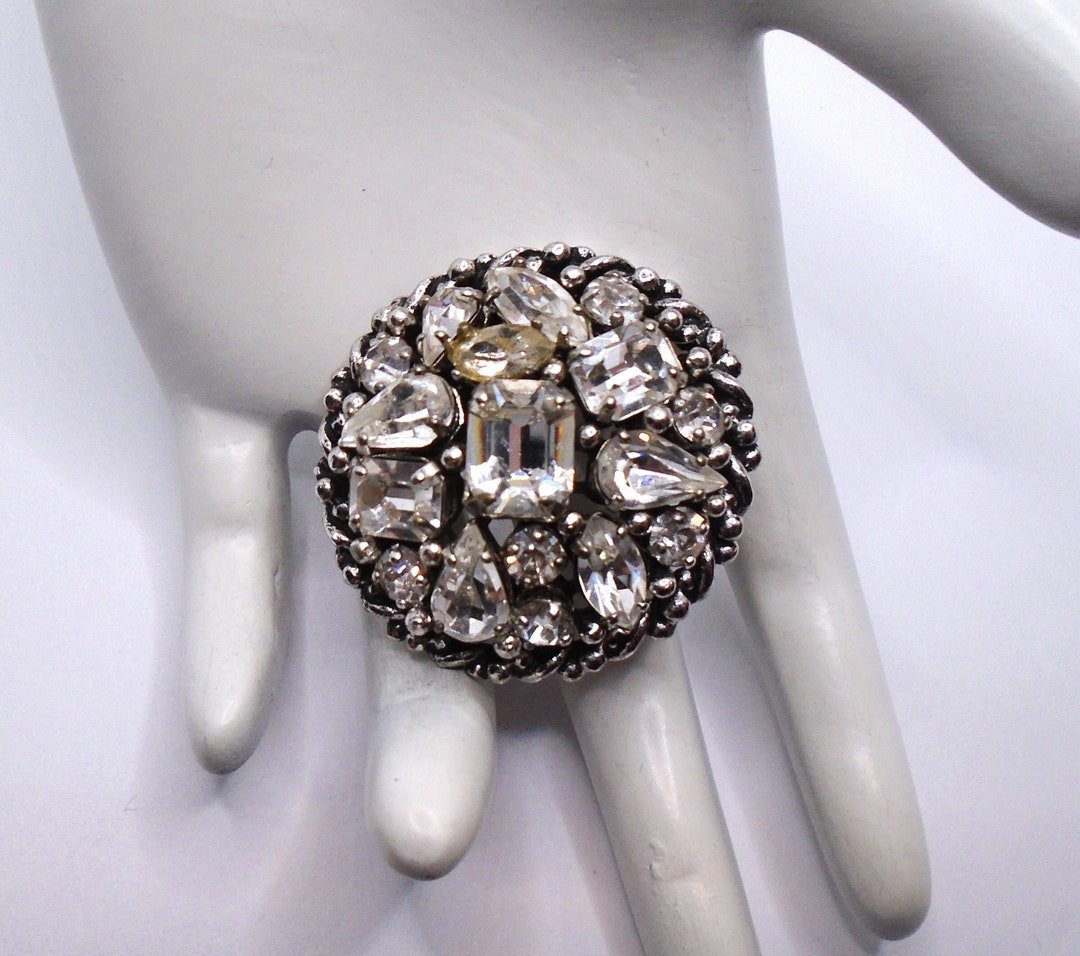 Broche Vintage Plaqué Or Avec Strass Noir Et Transparent - Bijou Ancien Occasion