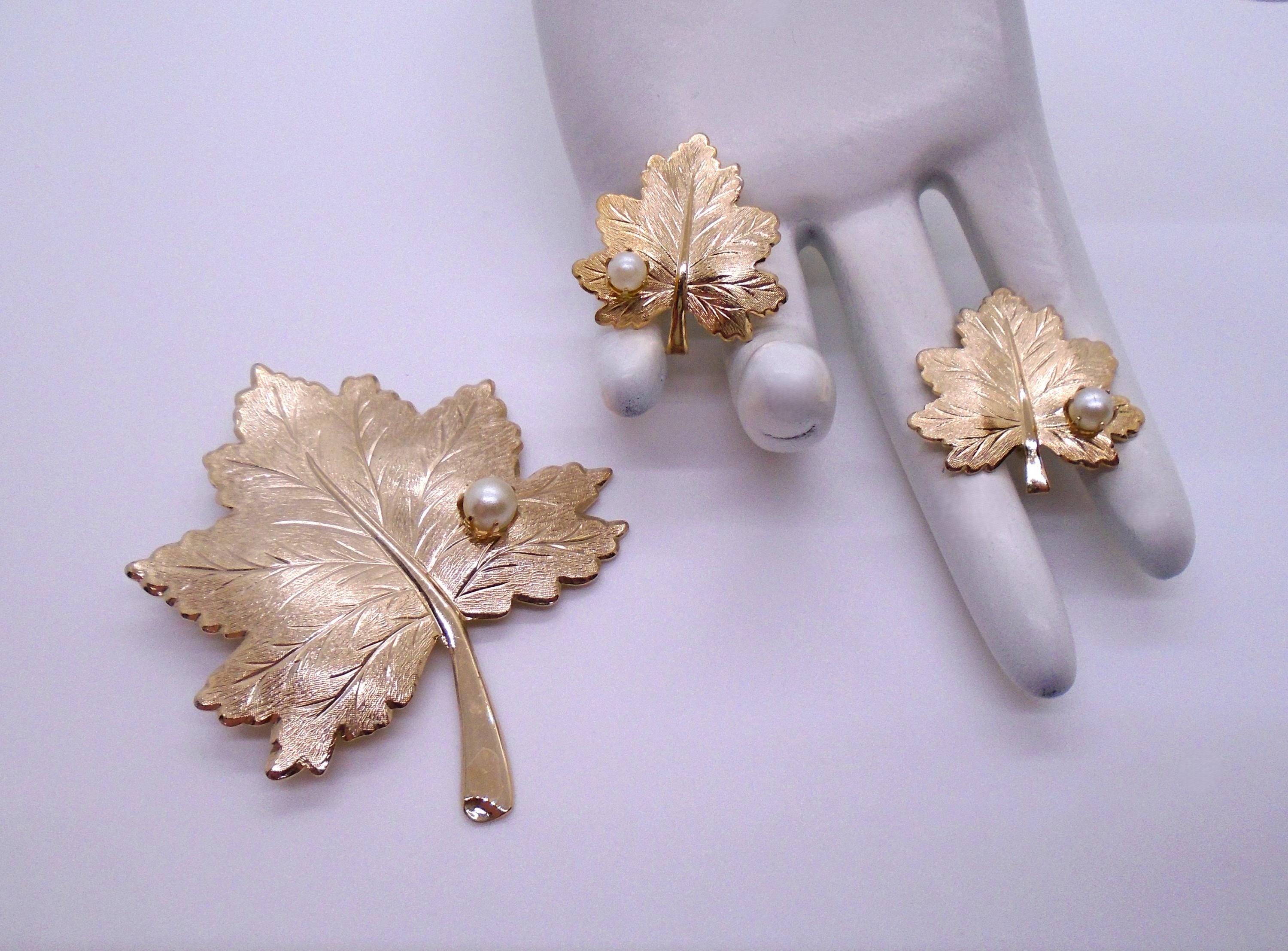 Sarah Coventry Brooch - Etsy
