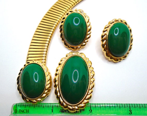 Vintage Gold Tone Green Oval Cabochon Necklace, B… - image 6