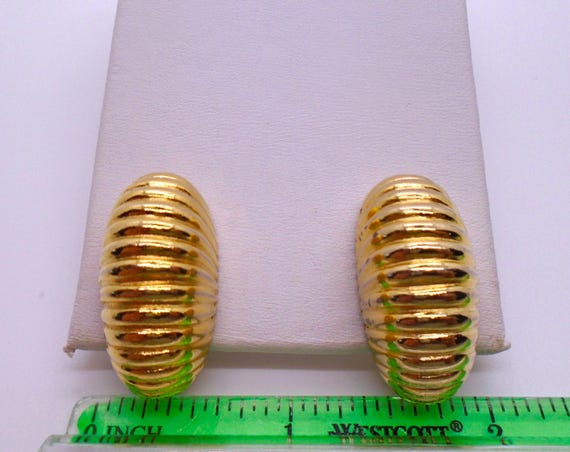 Vintage Polished Gold Tone Ribbed Clip Chunky Ear… - image 5