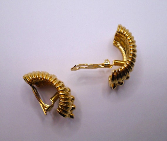 Vintage Polished Gold Tone Large Chunky Clip Earr… - image 6