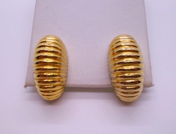 Vintage Polished Gold Tone Ribbed Clip Chunky Ear… - image 3