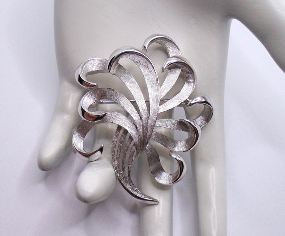 Vintage Textured and Polished Silver Tone Detaile… - image 1