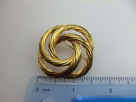 Vintage Polished Gold Tone Twisted Interlocking C… - image 4