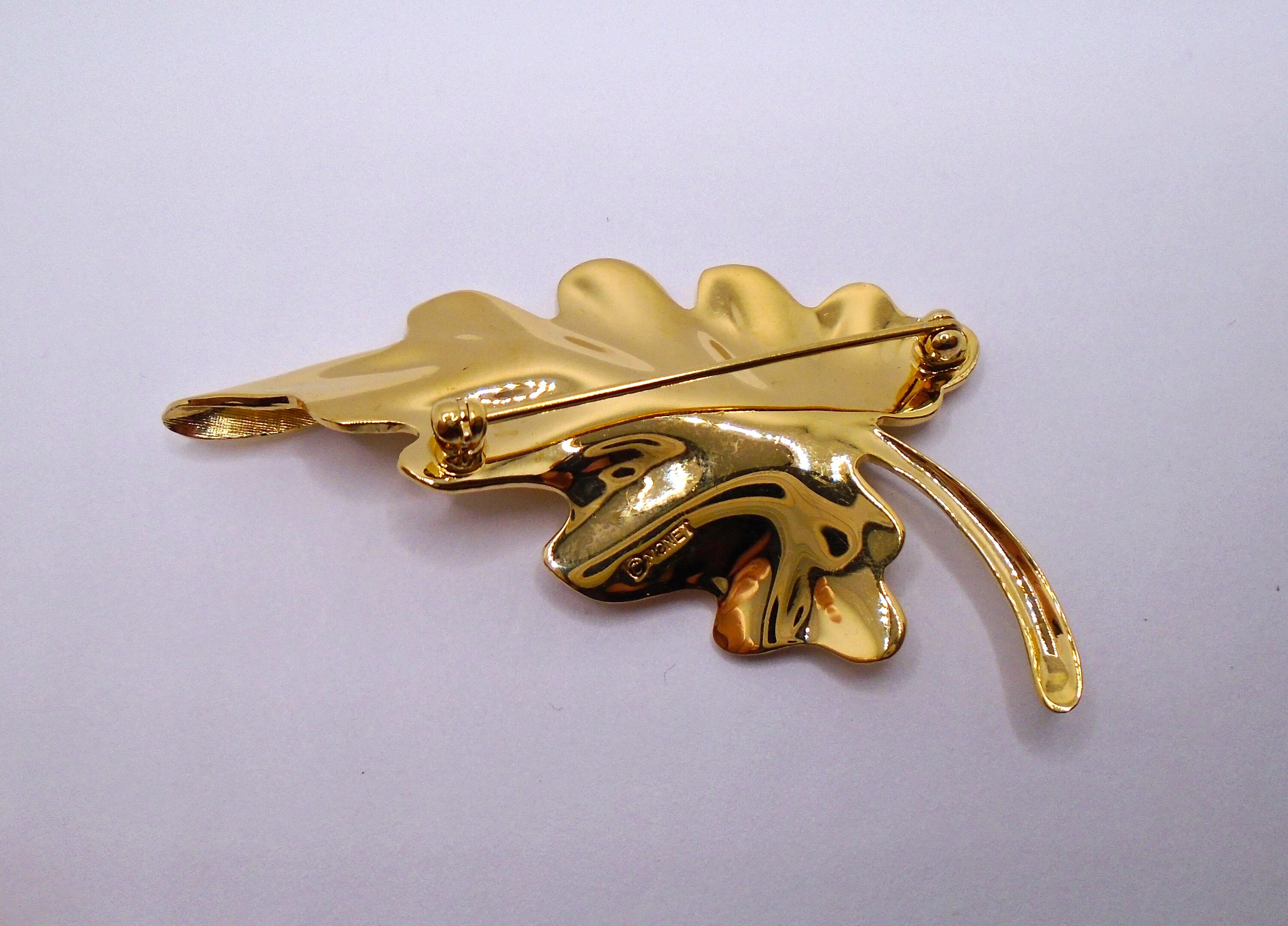 Vintage Textured and Polished Gold Tone Detailed Twisted
