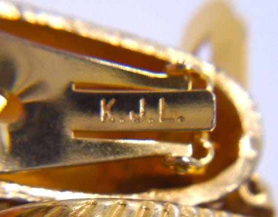 Vintage Polished Gold Tone Ribbed Clip Chunky Ear… - image 9