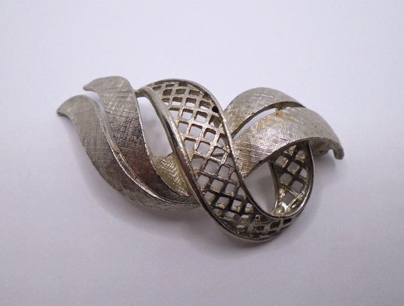 Vintage Textured and Polished Silver Tone Detaile… - image 3