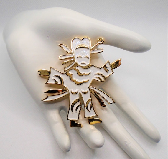 18k GOLD Overly ブローチUSAヴィンテージ Vintage Trifari Brooch: Gold Tone Asian Dancer Pin, 1972 Ming
