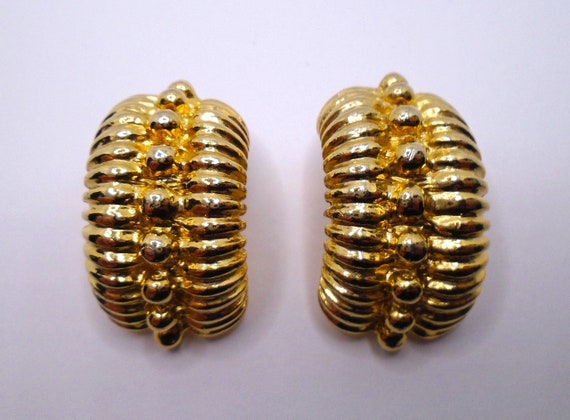 Vintage Polished Gold Tone Large Chunky Clip Earr… - image 4