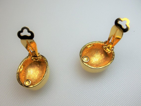 Vintage Polished Gold Tone Domed Oval Heavy Clip … - image 5